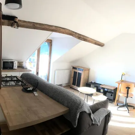 Appartement Cosy 600M Gare - Etage 3 - Balcon Et Calme - Tv - Wifi Bernay  Exterior photo