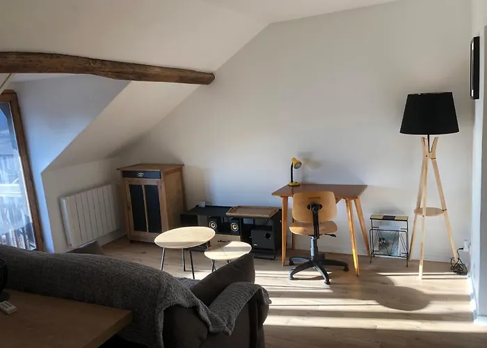 Appartement Cosy avec Balcon au calme proche Gare