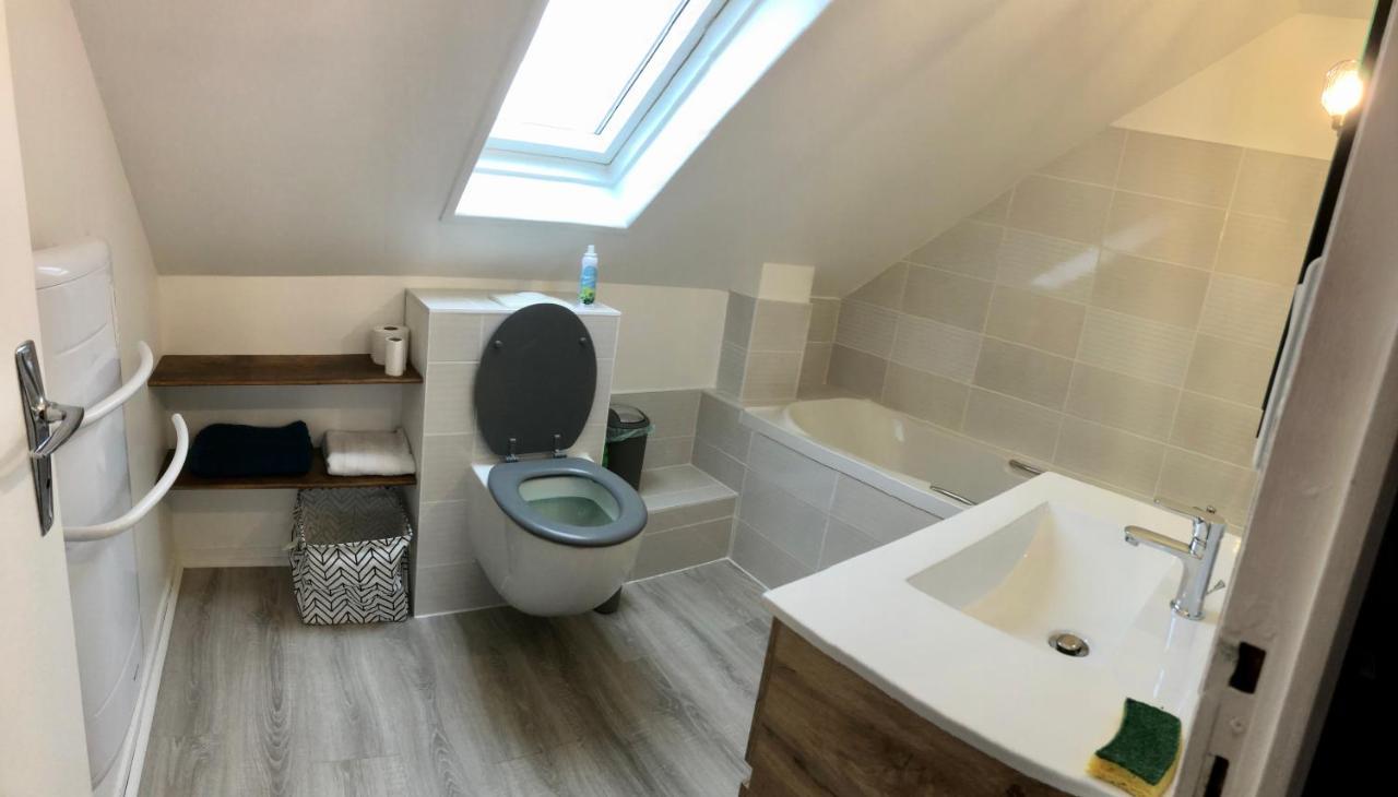 Appartement Cosy avec Balcon au calme proche Gare
